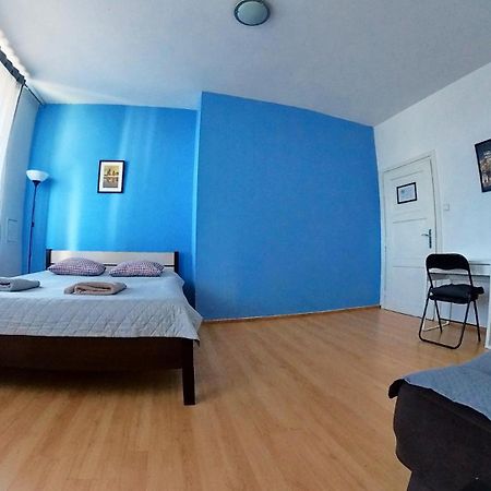 Hidden Peak - Guestrooms Варшава Стая снимка